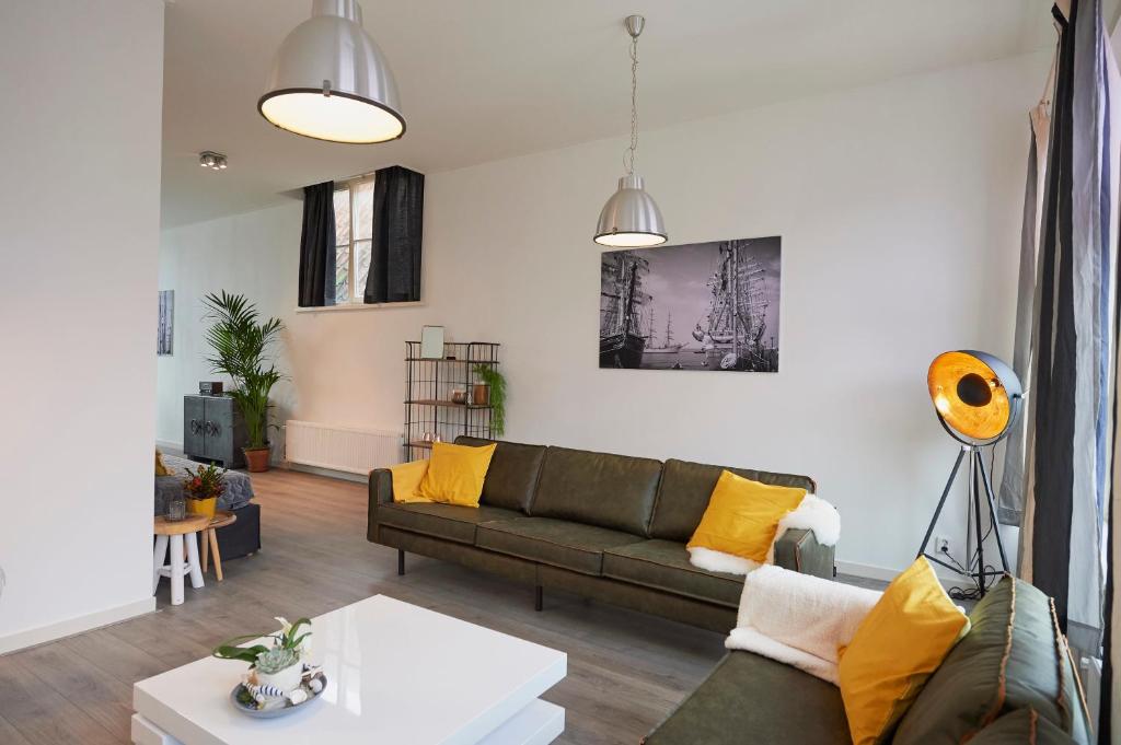 Posezení v ubytování Harlingen oldtown apartment