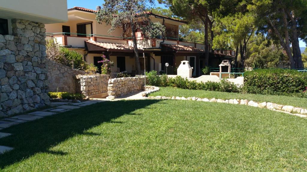 Сад в Residence Cala Silente