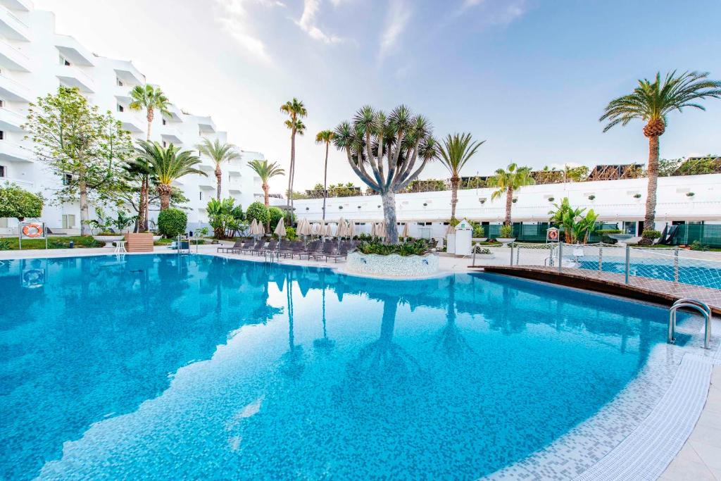 Bazén v ubytování Spring Hotel Vulcano nebo v jeho okolí