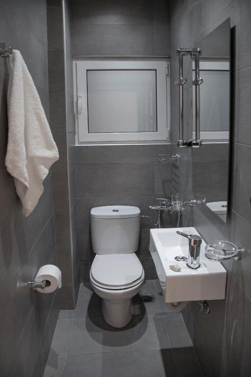 Kúpeľňa v ubytovaní Exceptional Penthouse close to Acropolis Museum by GHH