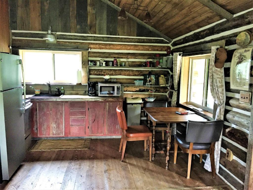 Creek Cabin photo
