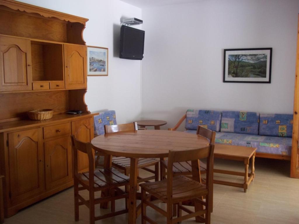 TV a/nebo společenská místnost v ubytování Apartamentos Jardin Playa