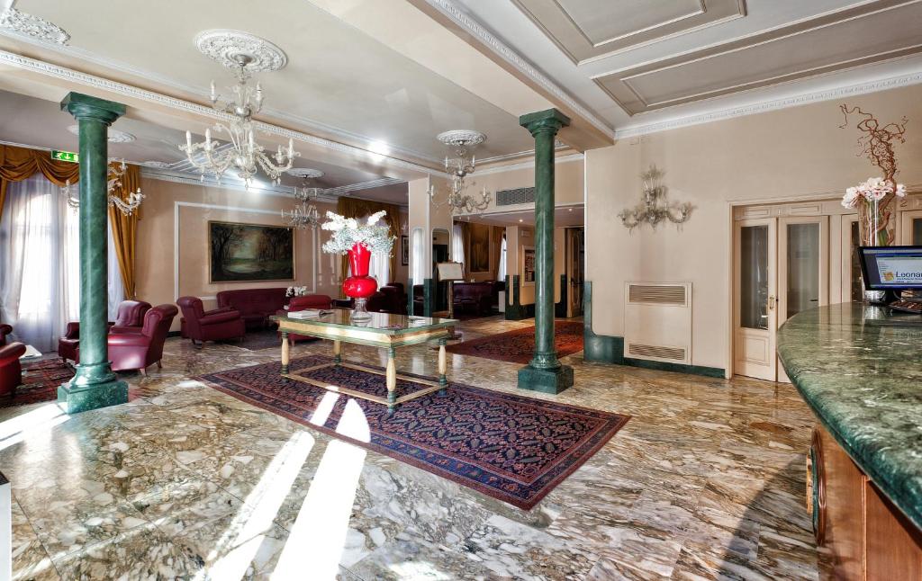 Posezení v ubytování Hotel Ercolini & Savi