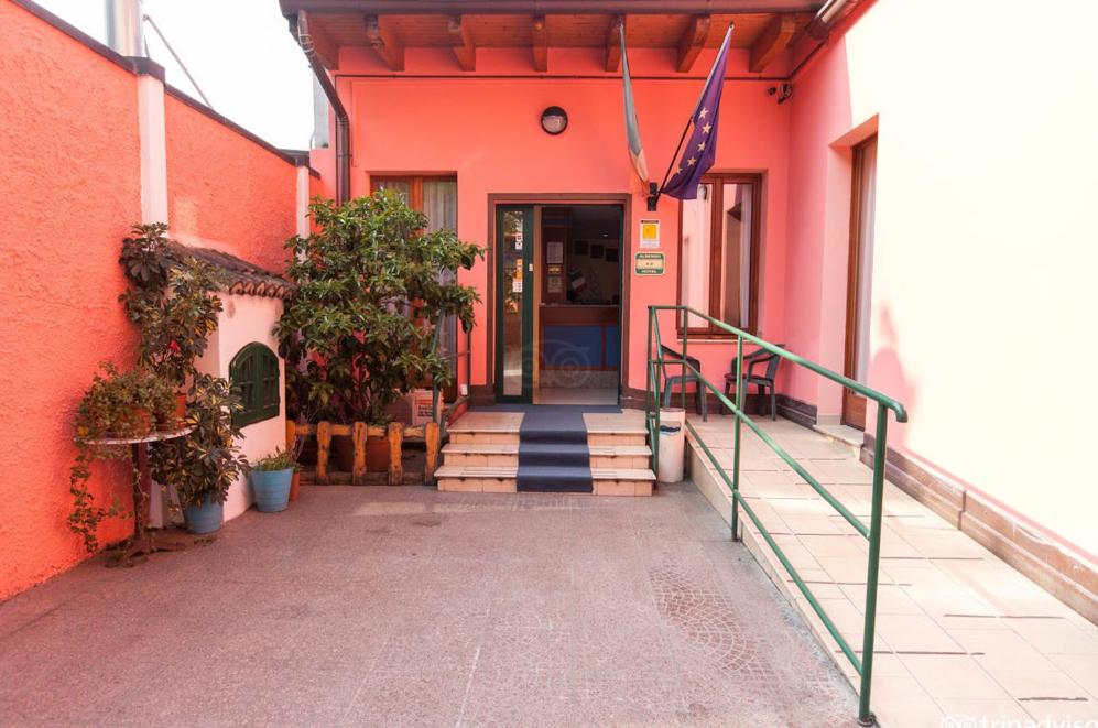 Fachada o entrada de Hotel Greco