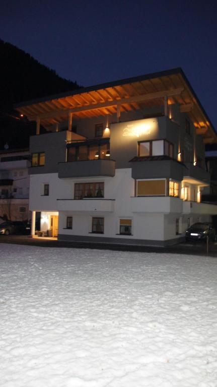 Budova, v ktorej sa apartmán nachádza