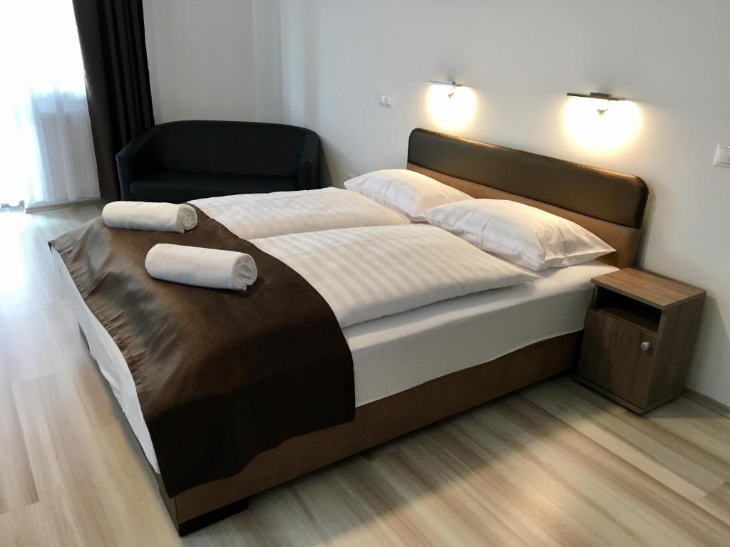 M&F Apartman - Apartment With Balcony