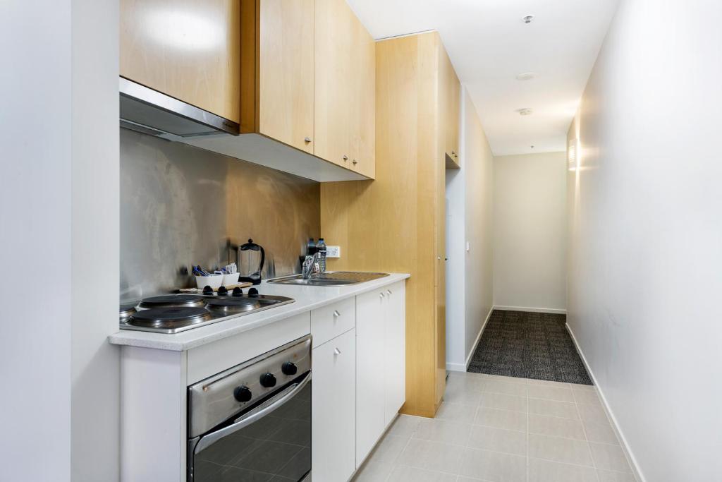 Melbourne CBD Central Apartment Hotel Official - Resim 4