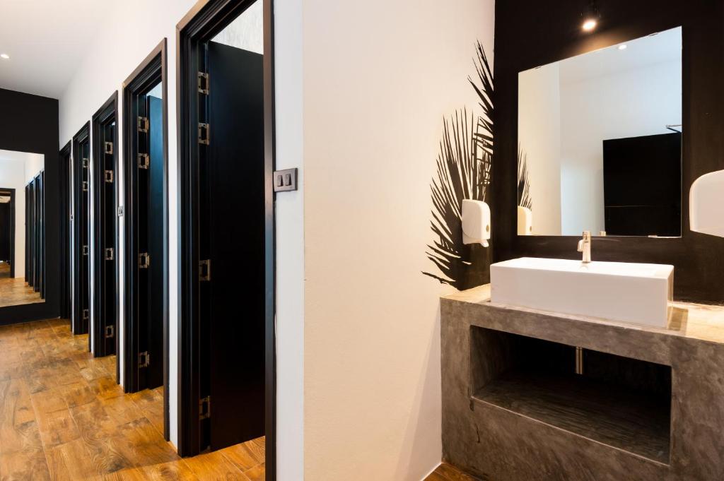 Savage Hostel Koh Tao - 9