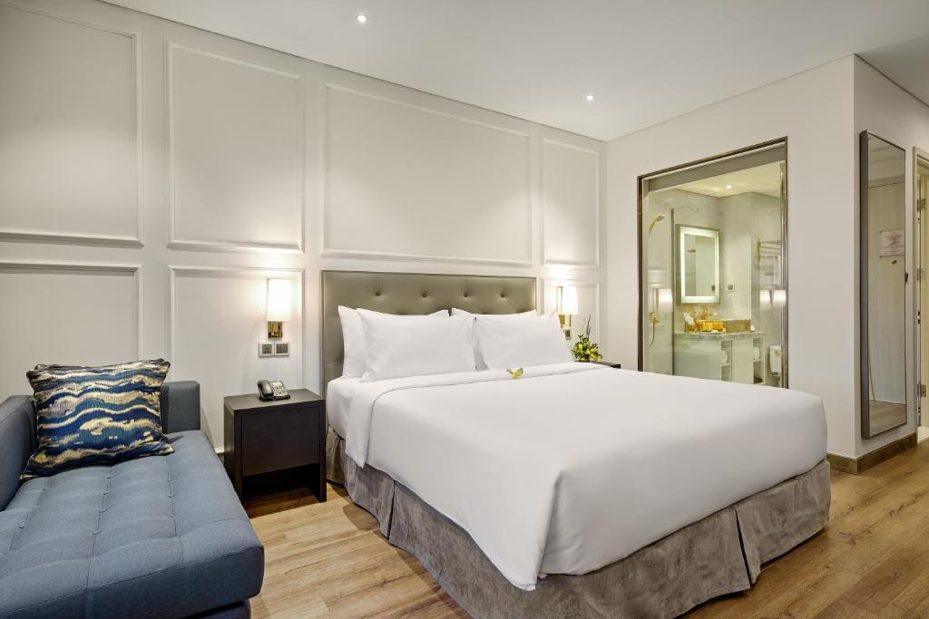 Phòng Deluxe Có Giường Cỡ King Nhìn Ra Thành Phố Có Ban Công