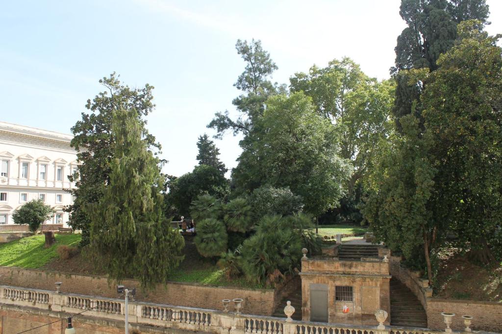 Jardí fora de Hotel Fiori