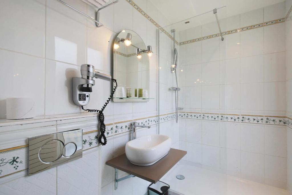 Grand Hôtel Des Gobelins - Resim 43