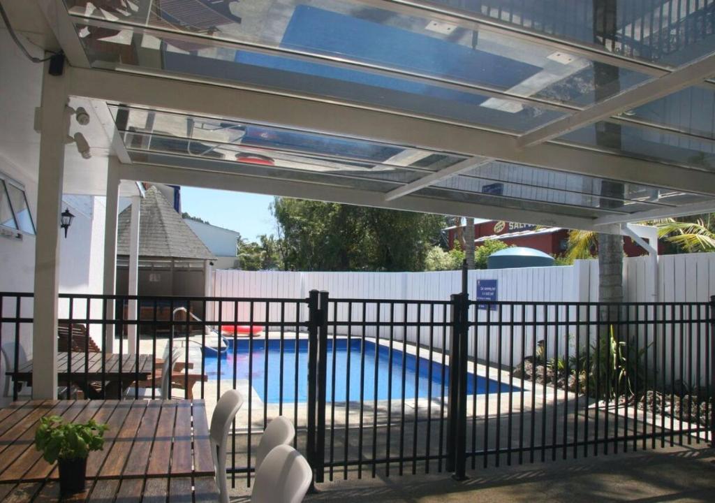 Bazén v ubytování Edelweiss Motel nebo v jeho okolí
