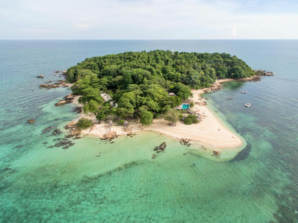
Et luftfoto af Koh Munnork Private Island
