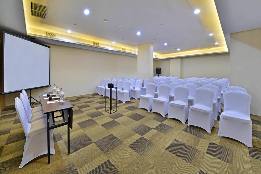 Konferenční prostory v ubytování Whiz Prime Hotel Basuki Rahmat Malang