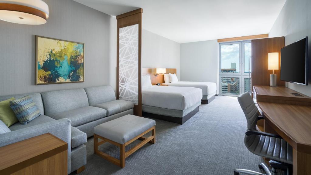Hyatt Place St. Petersburg/Downtown photo