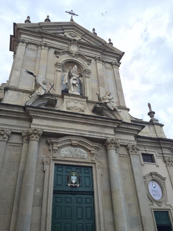 Fotografia z galérie ubytovania Albergo dell'Academia v destinácii Mondovì