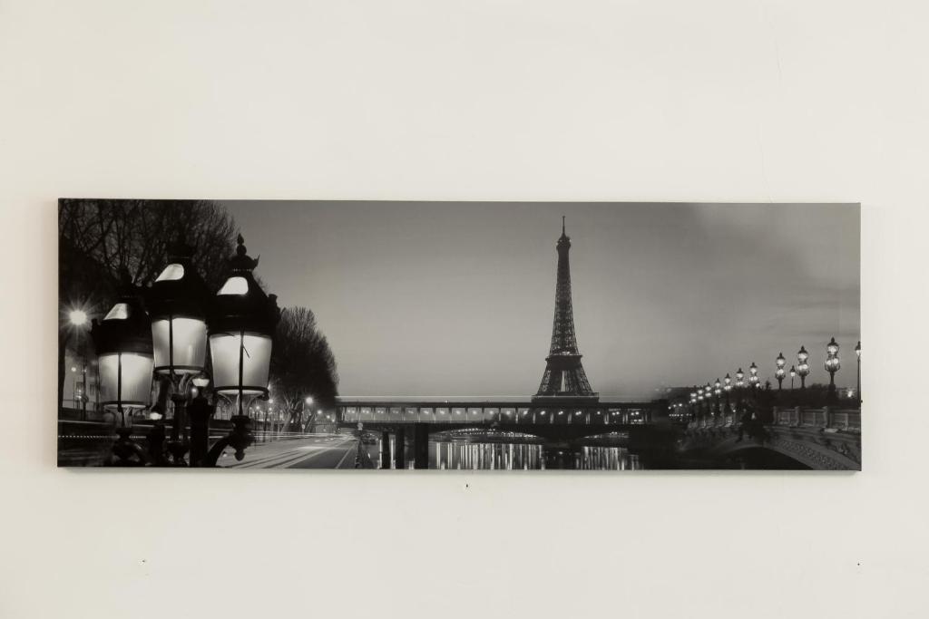 Luxury City Center Apartment - 8