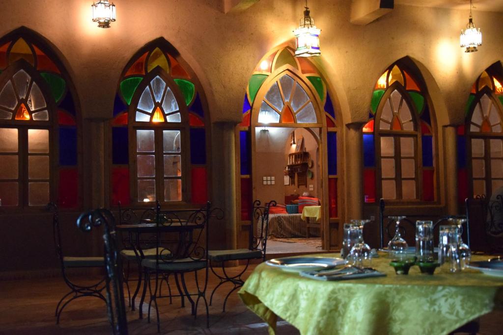 Restoran ili neka druga zalogajnica u objektu Hotel Carrefour des Nomades