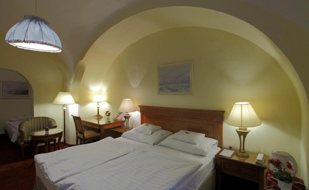 Hotel Romantik Eger - Resim 37