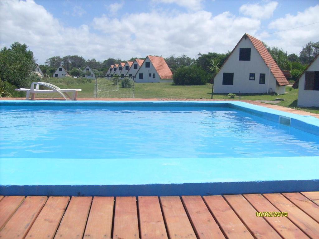Bazén v ubytování Complejo Turístico Anaconda Cabañas nebo v jeho okolí