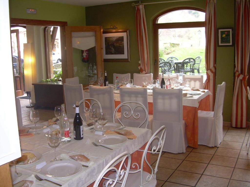 Nápoje v ubytování Hotel Cosgaya