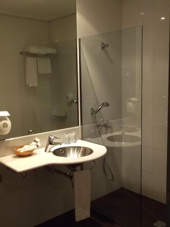 Un baño de Hotel Comillas