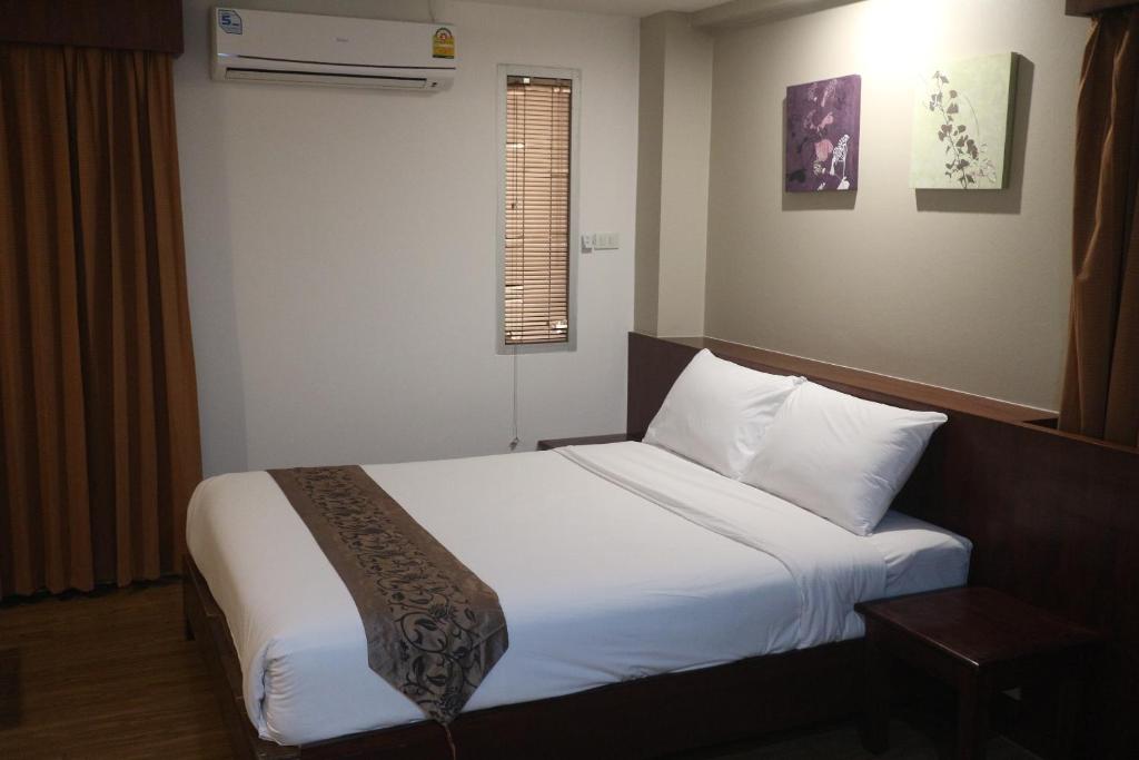 Floral Shire Suvarnabhumi Airport - SHA Extra Plus - Superior Deluxe Double Or Twin Room (No Transfer)