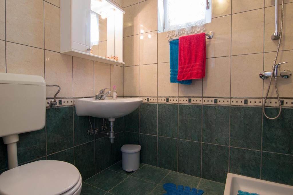 Łazienka w obiekcie Apartments Nada 354