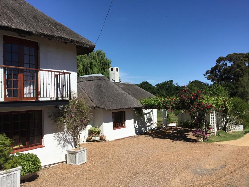 Acara Guesthouse & Cottages - Suite With Garden View