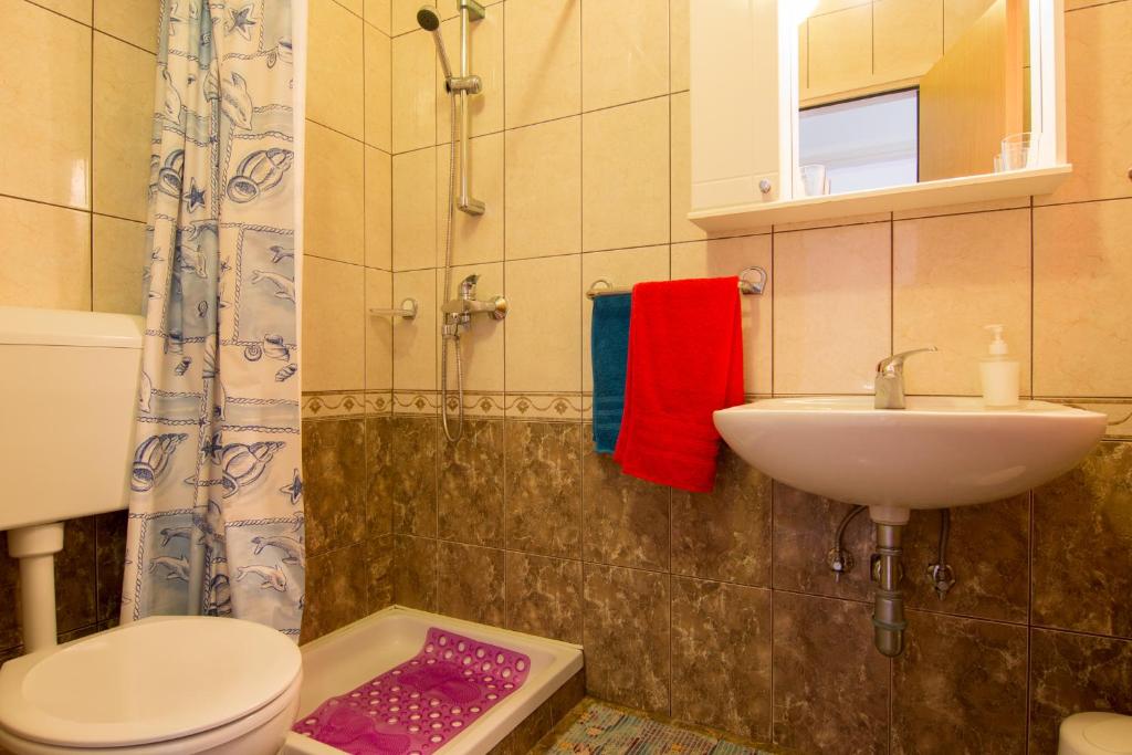 Łazienka w obiekcie Apartments Nada 354