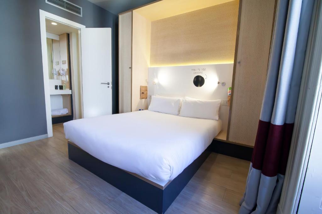 Toc Hostel Madrid - Triple Room