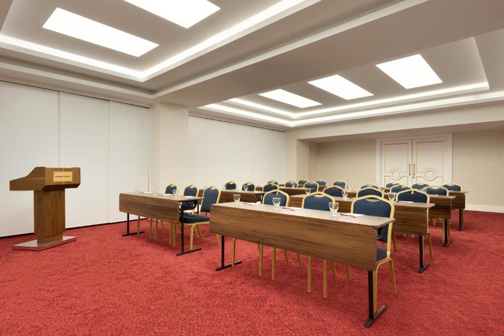 The business area and/or conference room at Ramada by Wyndham Yalova