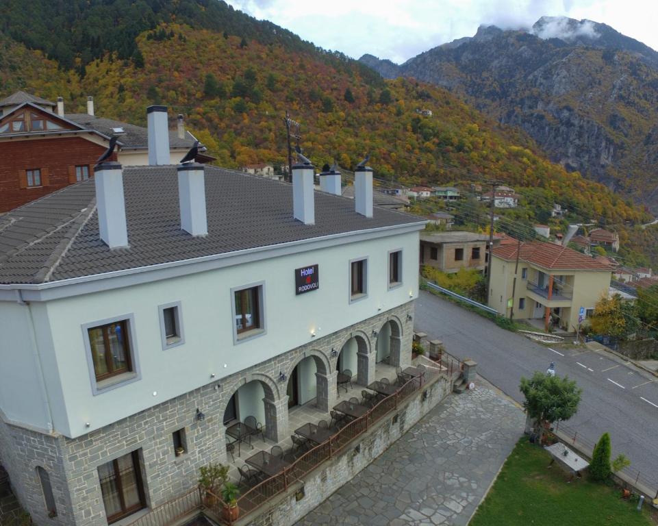 Nespecifikovaný výhled na hory nebo výhled na hory při pohledu z hotelu
