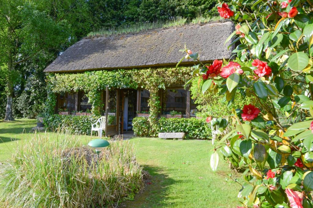 Zahrada ubytování Logis Hôtel Restaurant Manoir De L'Acherie
