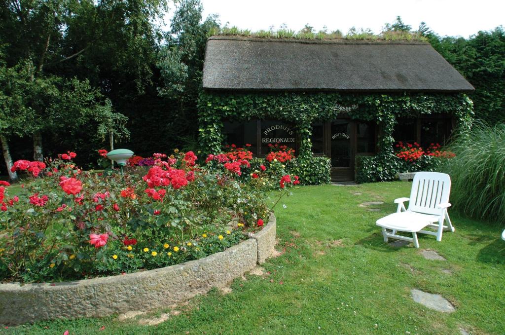 Zahrada ubytování Logis Hôtel Restaurant Manoir De L'Acherie
