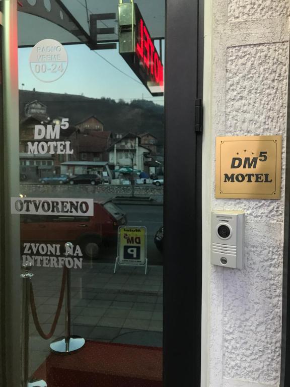 Certifikát, hodnocení, plakát nebo jiný dokument vystavený v ubytování Prenociste DM5