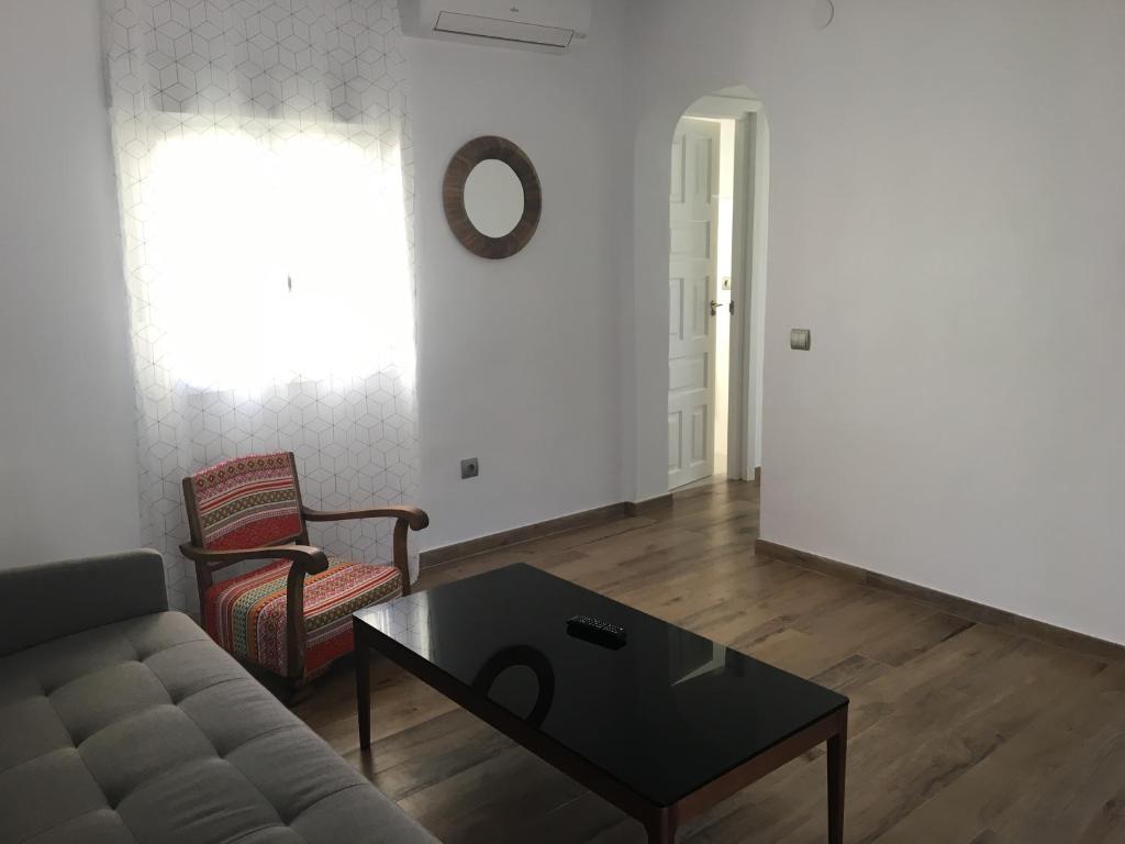 A seating area at Apartamento 90 Toscamar