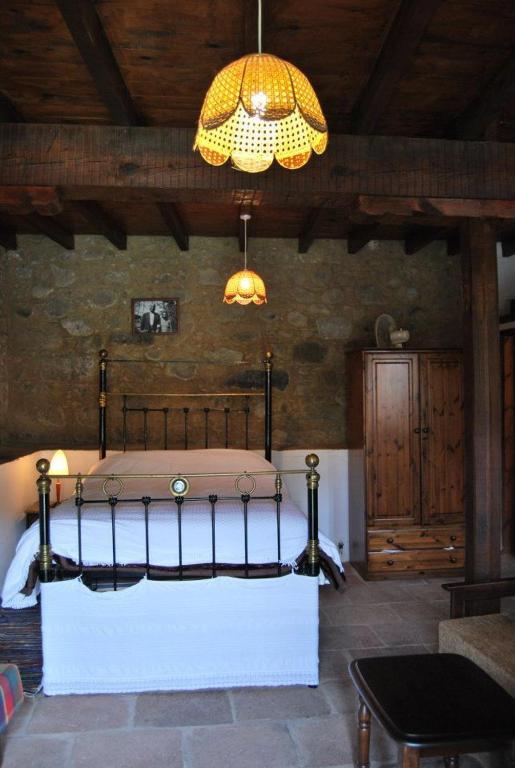 Postel nebo postele na pokoji v ubytování Xenis House