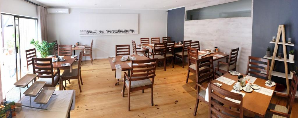 Restaurace v ubytování Vine Guesthouse