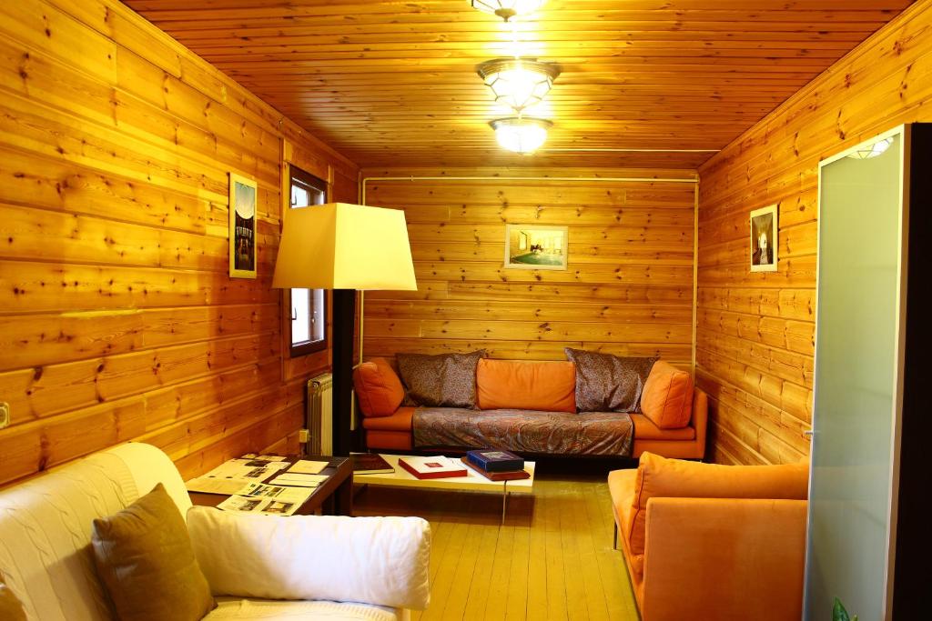 Park Hotel Tseleyevo - Chalet Met Twee Slaapkamers