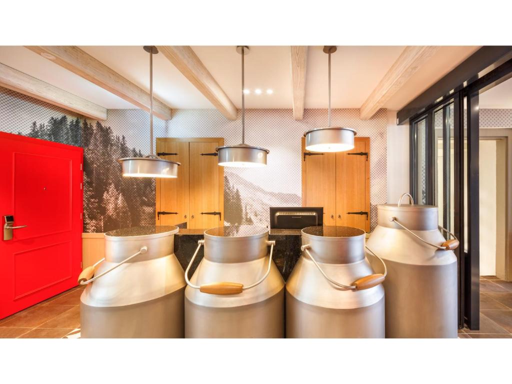 Swiss Night by Fassbind - Resim 17