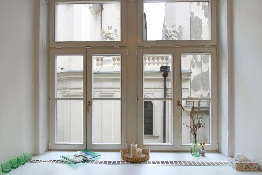 At the Three Princes - 7