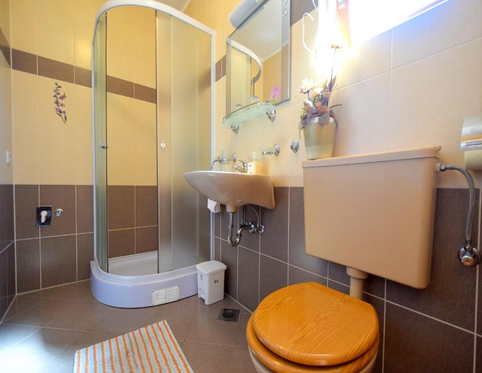 Koupelna v ubytování Apartments Ivanka