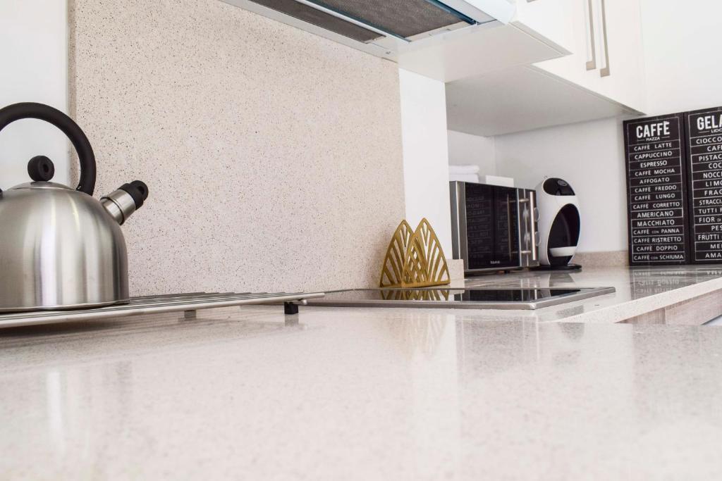 A kitchen or kitchenette at Letmalaga Comedy