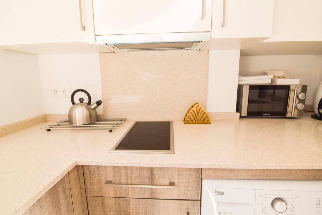 A kitchen or kitchenette at Letmalaga Comedy