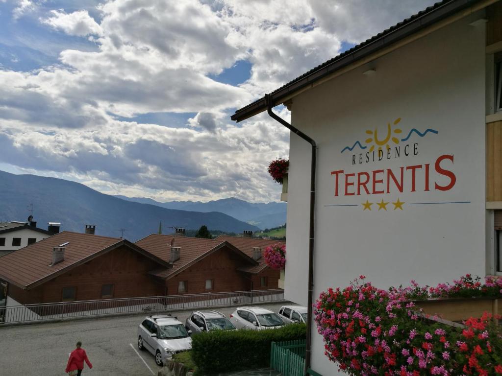 Nespecifikovaný výhled na hory nebo výhled na hory při pohledu z aparthotelu
