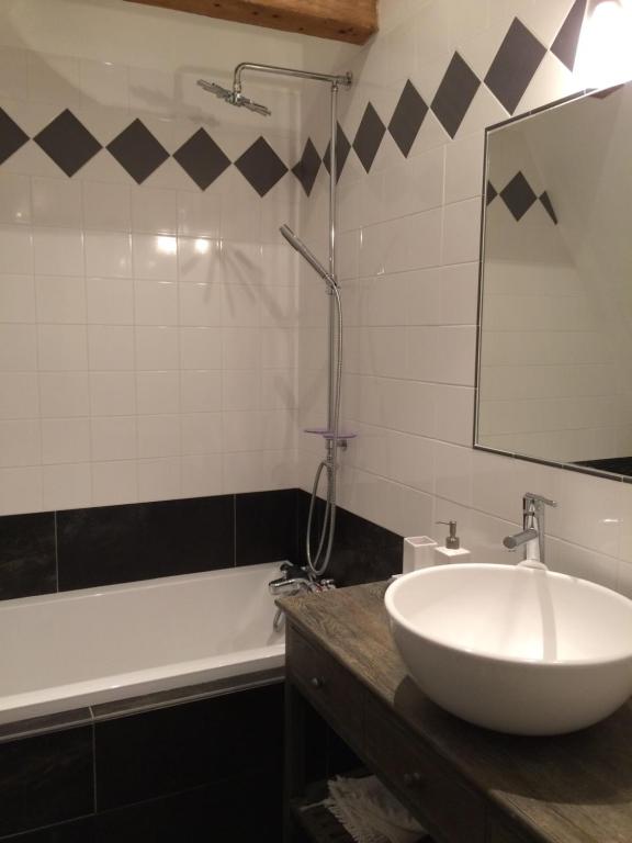 La Moulinière, jolie longère du XVIIè - Camera Doppia Deluxe Con Bagno