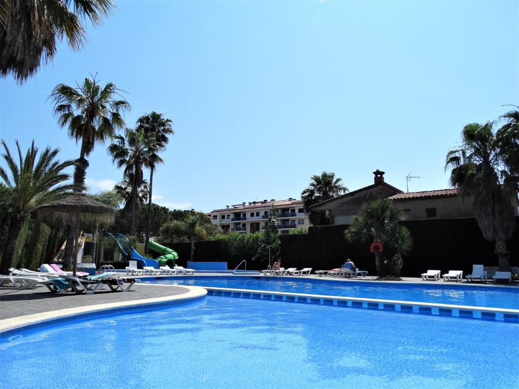 Camping Sunissim Enmar By Locatour, Pineda de Mar, Spain ...