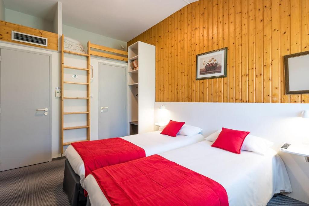 Postel nebo postele na pokoji v ubytování Fasthotel Thones
