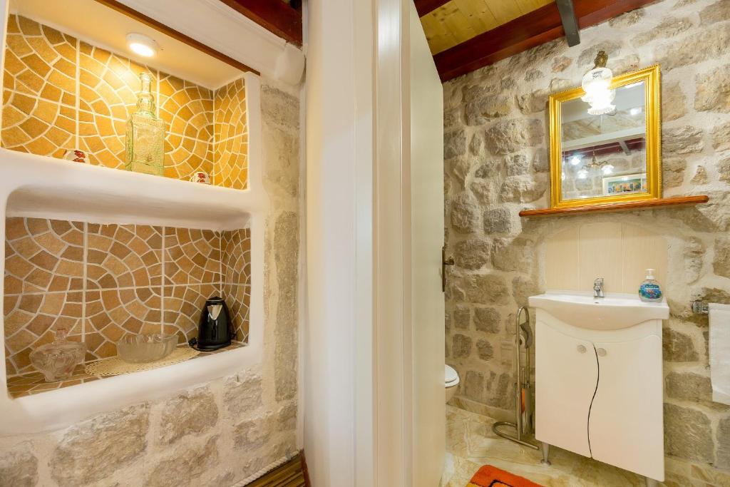 Juliette's Palace Studios - 5